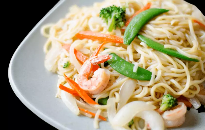 chow mein is the most popular fried chinese noodle popular among the world