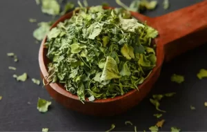 kasoori methi can be cooked or dried and are often used to add flavor to curries and other dishes such as curries stews and soups