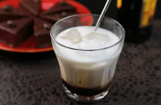 Kahlúa can be mixed with milk or cream to create a coffee-flavored milkshake, added to hot chocolate for a mocha flavor, or combined with espresso to make an Affogato.