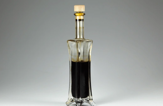 balsamic vinegar makes a great substitute for tarragon vinegar
