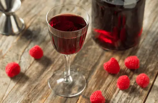 raspberry liqueur is a good creme de violette replacement
