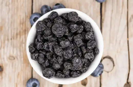 dried blueberries are a good replacements for goji berries