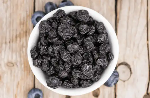 dried blueberries are good currant replacement