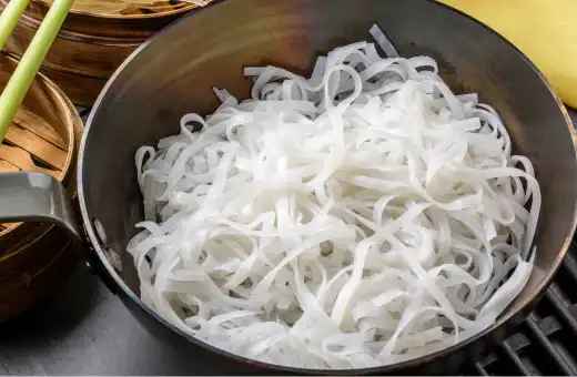 rice noodles are good substitutes for glass noodles